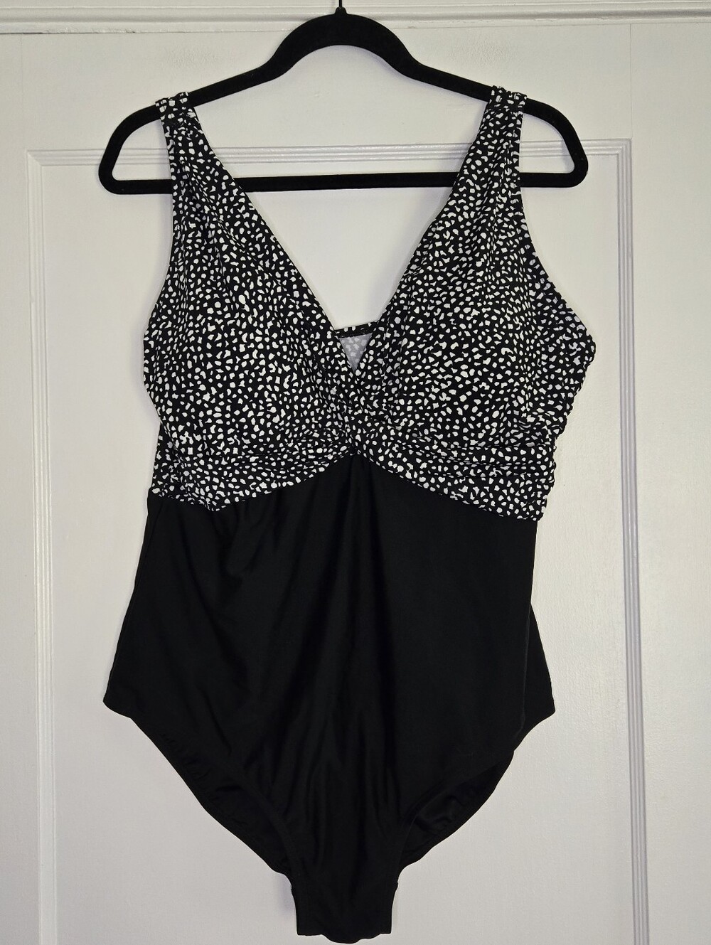 Caribbean Sand Black & White Dotted V-Neck One-Piece Swimsuit Women's 20W